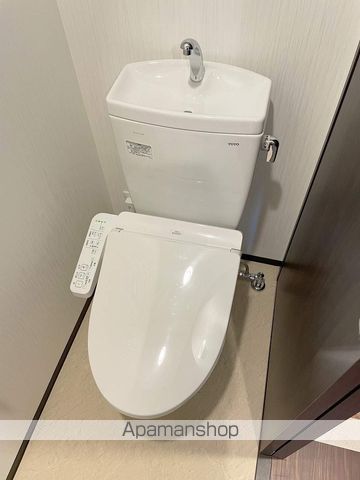 地下鉄御堂筋線 なんば駅 徒歩12分 15階建 築4年のトイレ写真