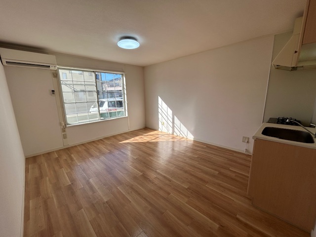居室・リビング　日当たりのよいお部屋です♪