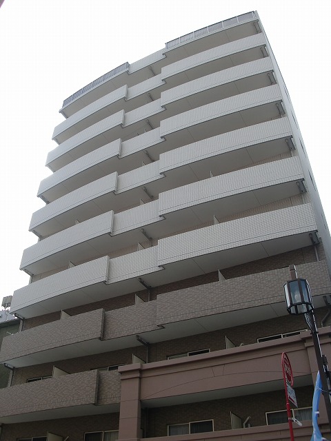 建物外観　「ラゾーナ側のマンションです。」