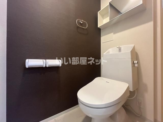 高根沢町新築アパートA棟のトイレ写真