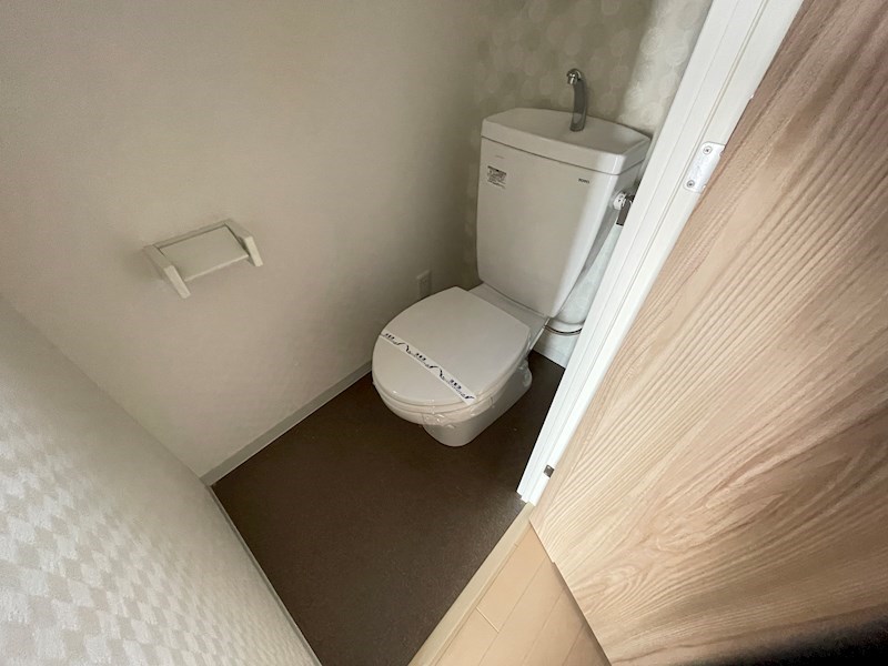 ＪＲ山陽本線 兵庫駅 徒歩5分 10階建 築8年のトイレ写真