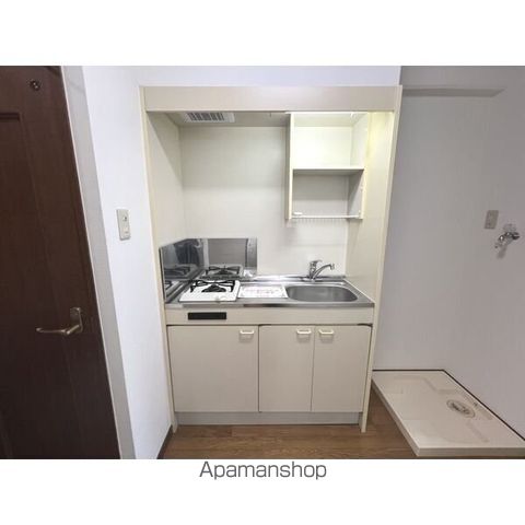 大垣市 3階建 築25年のキッチン写真