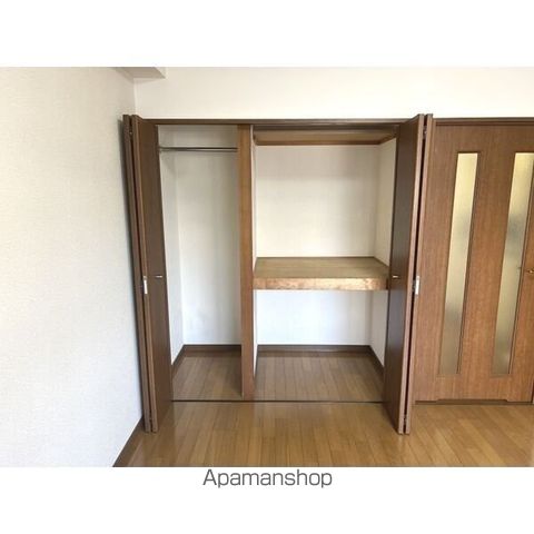 大垣市 3階建 築25年の内装写真