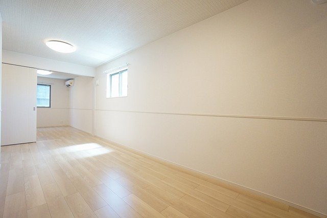ＪＲ筑豊本線 中間駅 徒歩6分 2階建 築4年の居間写真