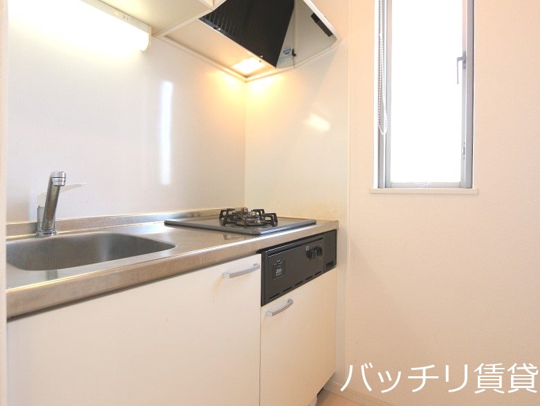キッチン　画像は同型イメージの為、現況を優先いたします。