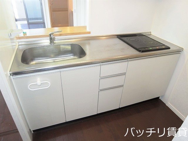 キッチン　同型タイプの為、現状を優先いたします