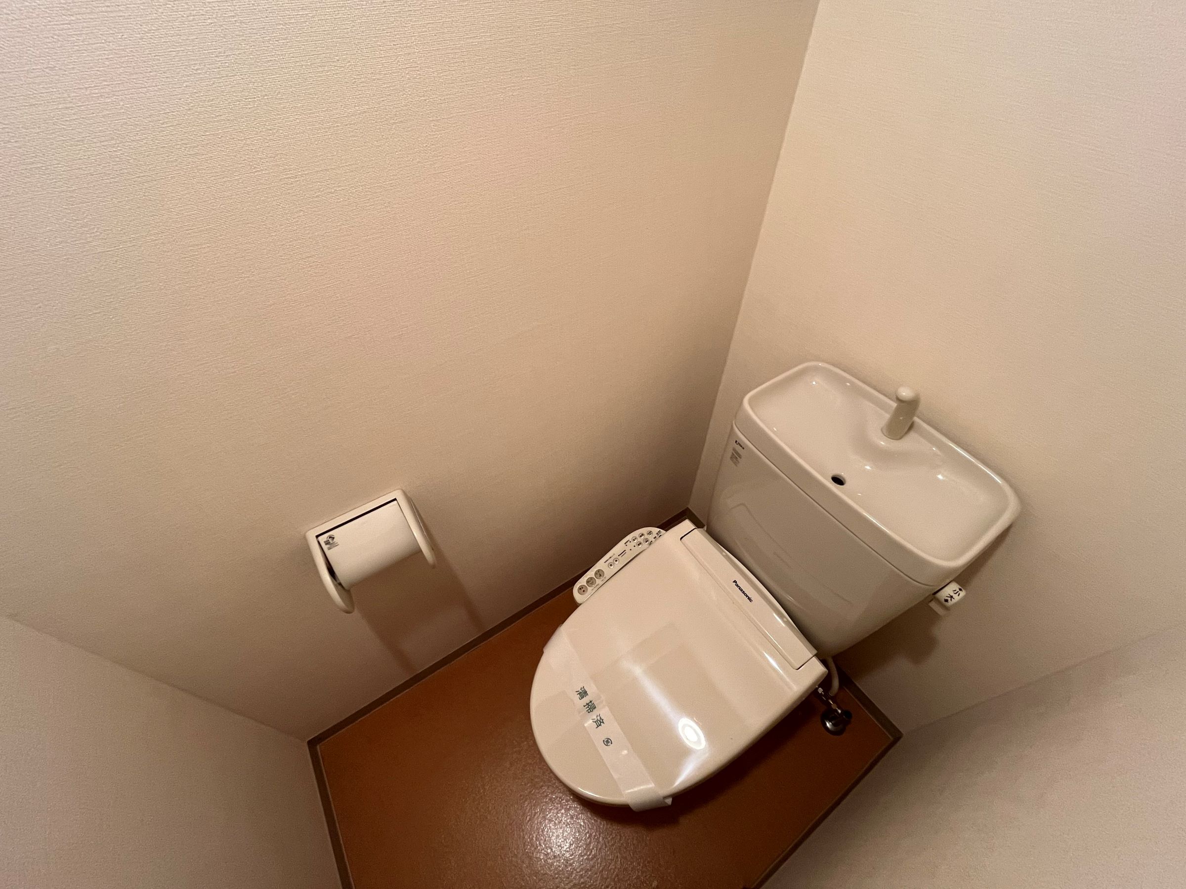 トイレ　温水洗浄便座付きのトイレ♪（同仕様写真）