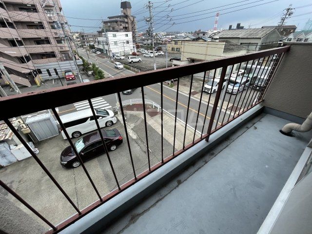 【名古屋市北区中切町のマンションのバルコニー】