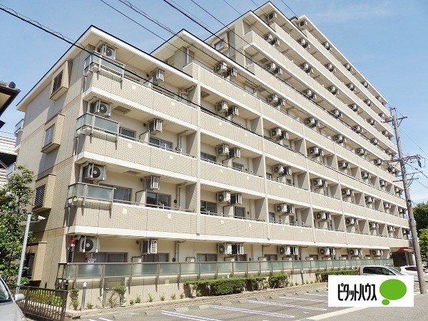 半田市昭和町のマンションの建物外観