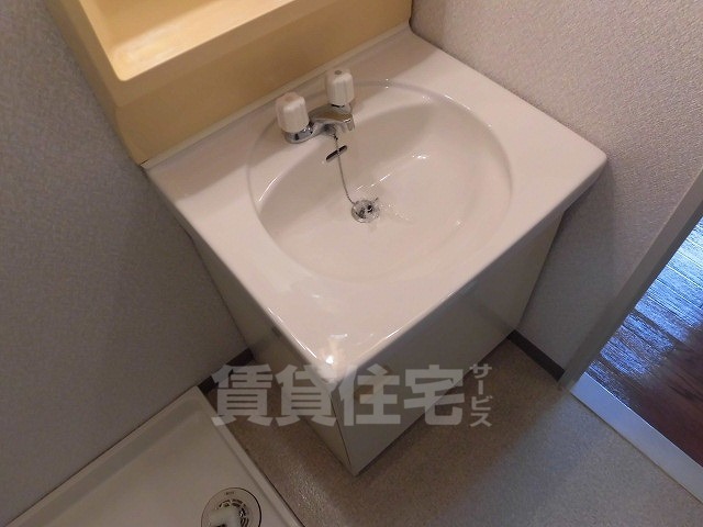 【大津市尾花川のマンションの洗面設備】