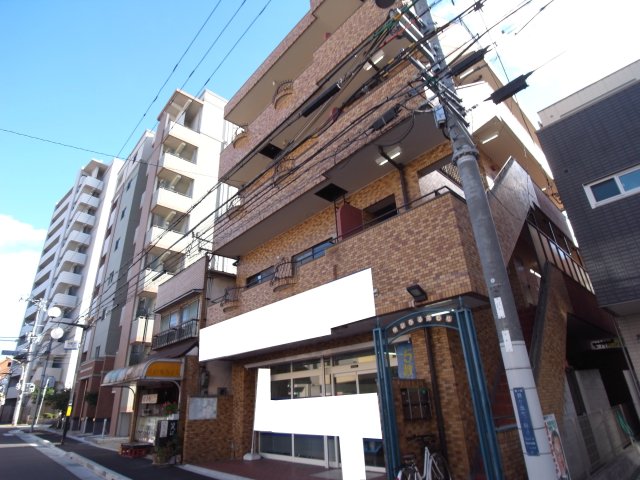 神戸市垂水区霞ケ丘のマンションの建物外観