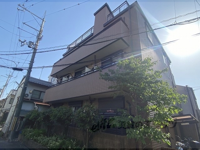 京都市北区紫野宮西町のマンションの建物外観