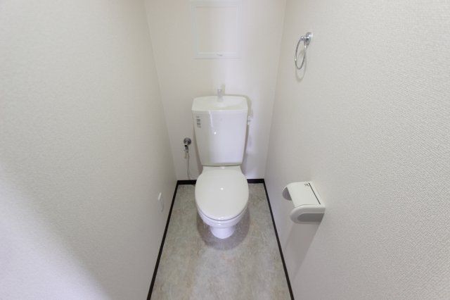 【名古屋市港区いろは町のマンションのトイレ】