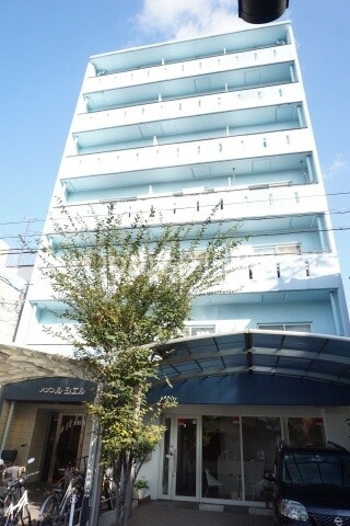岡山市北区表町のマンションの建物外観