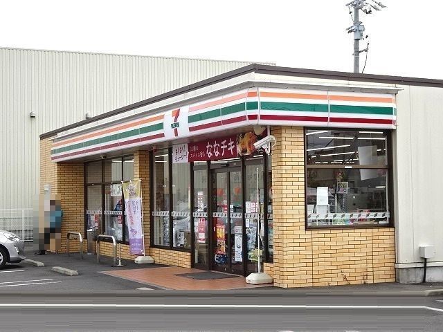 【藤枝市小石川町のアパートのコンビニ】