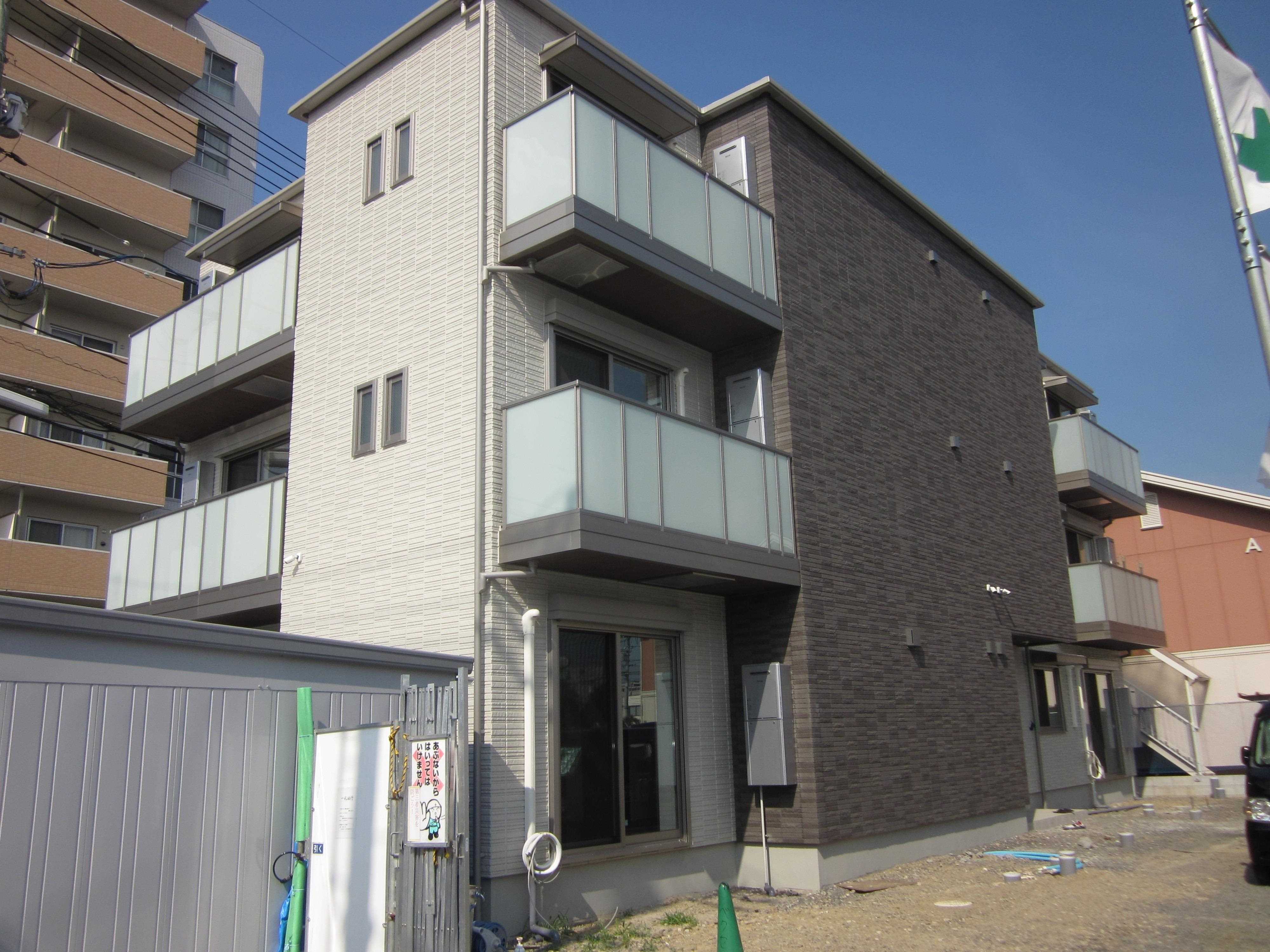 岡山市北区富田のマンションの建物外観