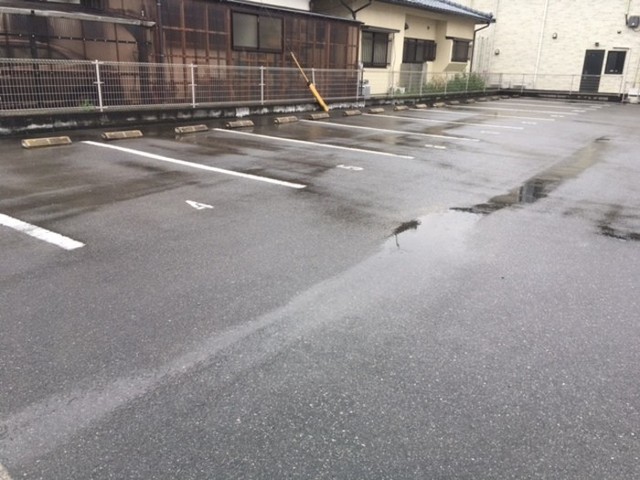 【セジュールひまわりの駐車場】