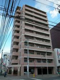 札幌市中央区南一条東のマンションの建物外観