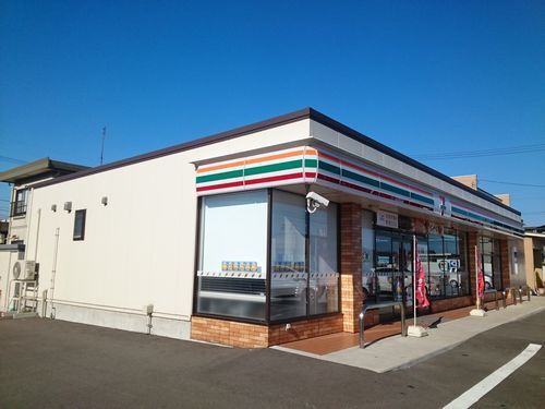 コンビニ　セブンイレブン丸岡一本田福所店（コンビニ）まで750m