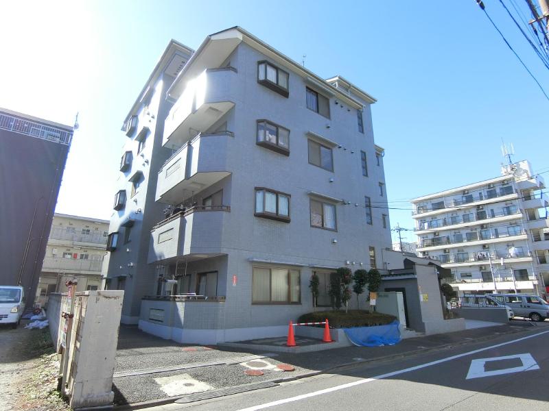 ドミール北綾瀬の外観