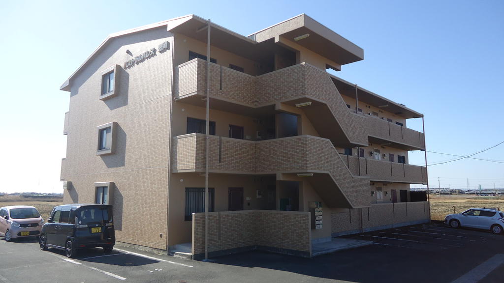 建物外観　RC造タイル貼り