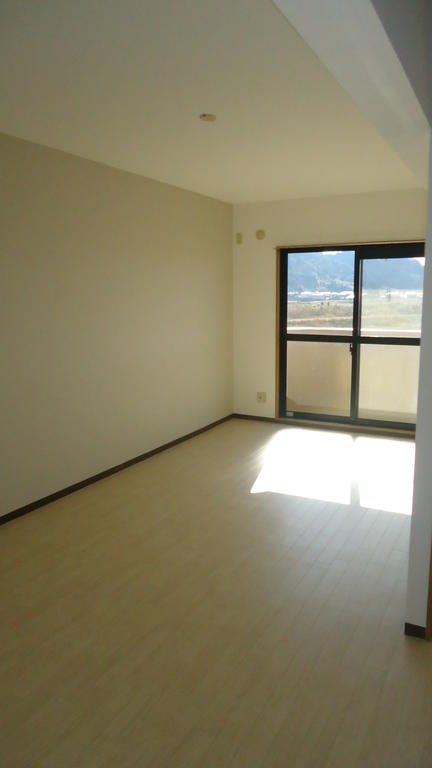 居室・リビング　LDK13.7帖