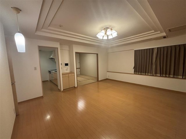 居室・リビング　ソファ等撤去となります。