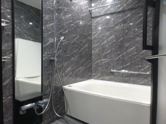 バス・シャワールーム　バスルーム