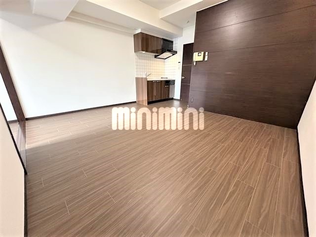 その他設備　洋間からリビングへの写真です。