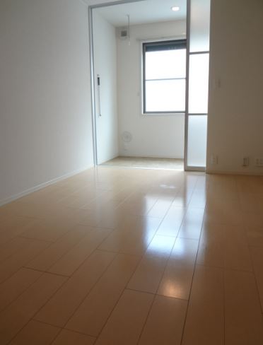 居室・リビング　開放感のあるゆったりとしたお部屋です♪