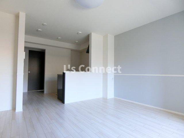 居室・リビング　アクセントクロス仕様のＬＤＫ。