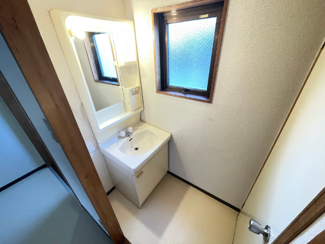 洗面設備　追炊き付のお風呂で疲れお癒しませんか。