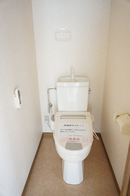 トイレ　温水洗浄便座※同タイプ参考写真