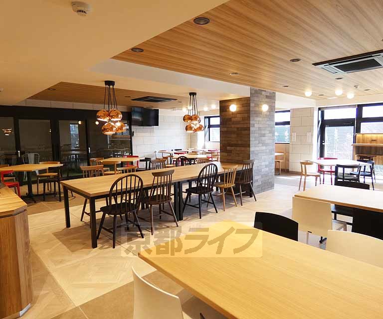 ロビー　専用の食堂もありますよ！