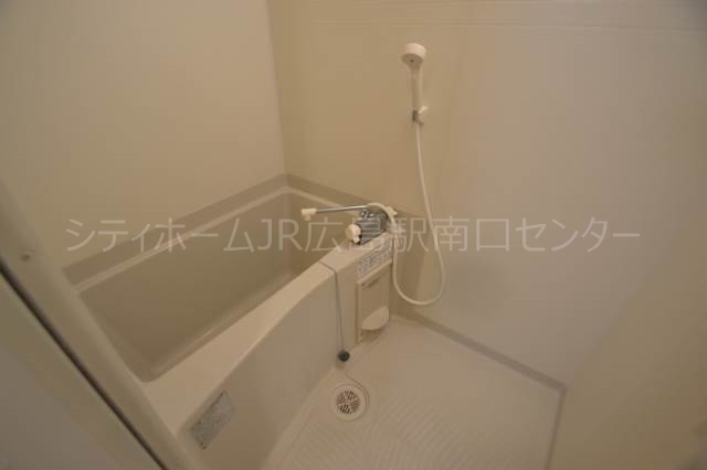 バス・シャワールーム　同メーカー施工サンプル画像