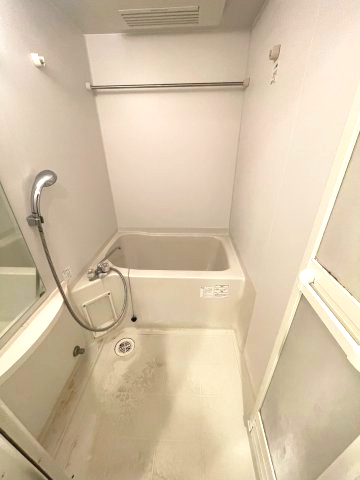 バス・シャワールーム　イメージとして同建物他部屋を表示しています