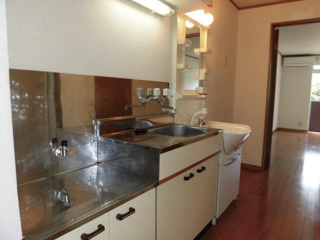 キッチン　実際のお部屋とは異なることがあります。