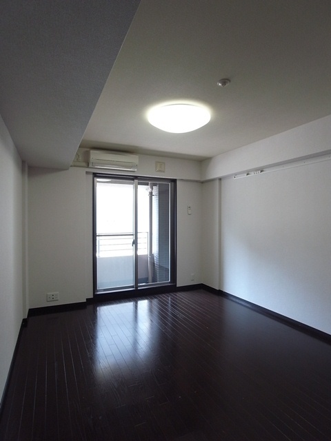 居室・リビング　☆弊社開発物件・情報豊富/広々7帖/角部屋二面採光☆