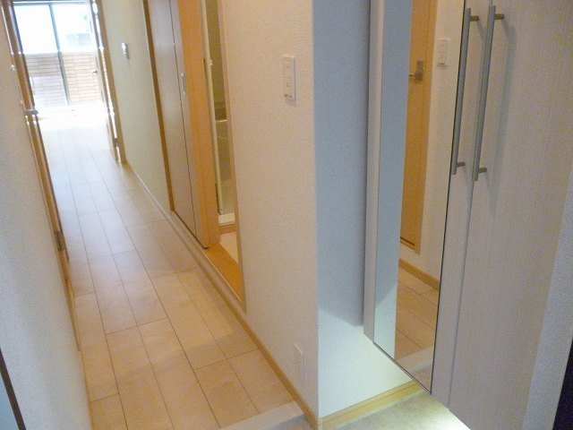 玄関　明るい玄関です