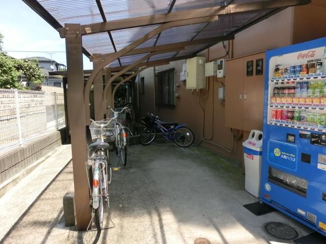 その他共有部分　屋根付きの駐輪場