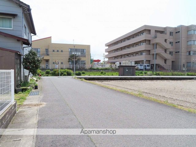 その他　前面道路（その他）まで0m