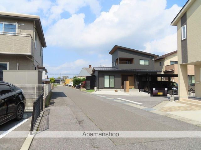その他　前面道路（その他）まで0m