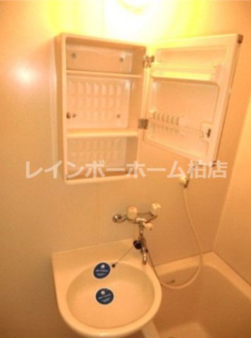 洗面設備　スペースが確保できる洗面所です