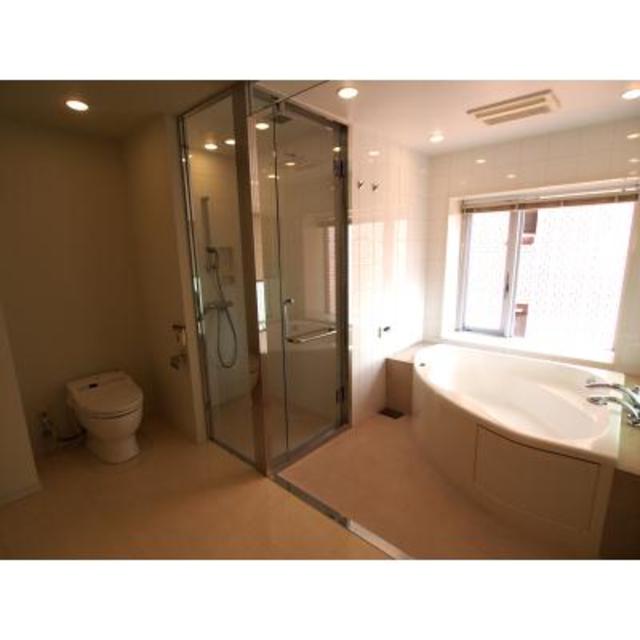 バス・シャワールーム　※写真は同タイプ住戸です。