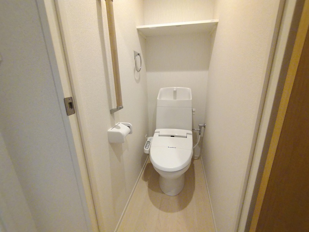 その他　手摺付き♪温水洗浄便座設置