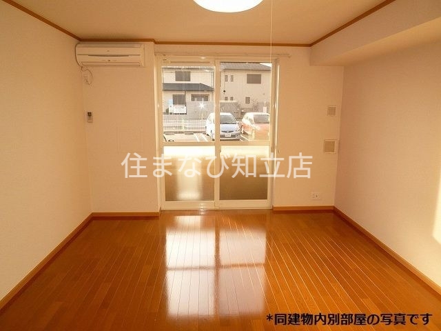居室・リビング　同型写真