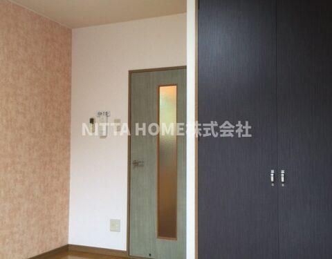 居室・リビング　洋室のお部屋です＊キッチンとは扉で仕切られています◇