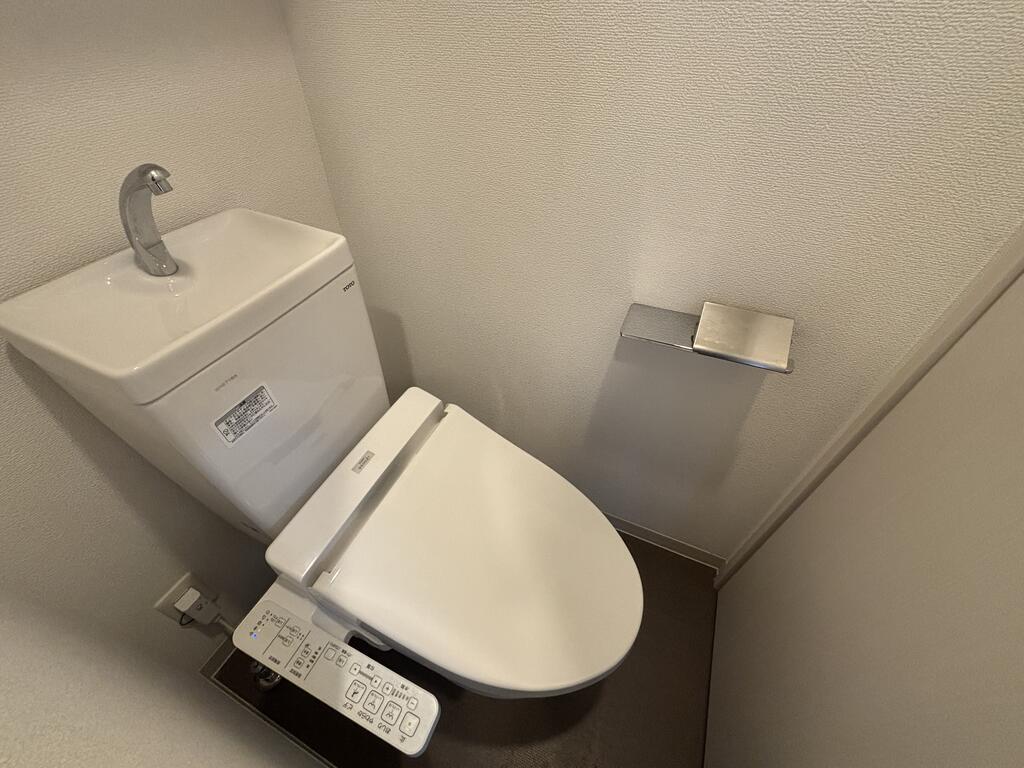 阪神本線 姫島駅 徒歩8分 9階建 築7年のトイレ写真