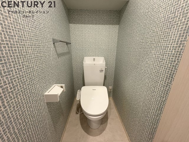 トイレ　バストイレ別、温水洗浄便座