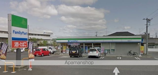 コンビニ　ファミリーマート（コンビニ）まで858m
